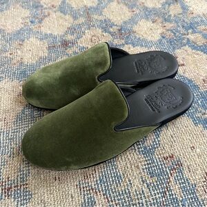 NEW Del Toro Green Velvet House Slippers 7
